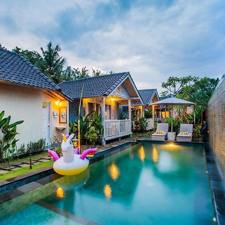 The Syron Huts Lembongan Hotell Exteriör bild
