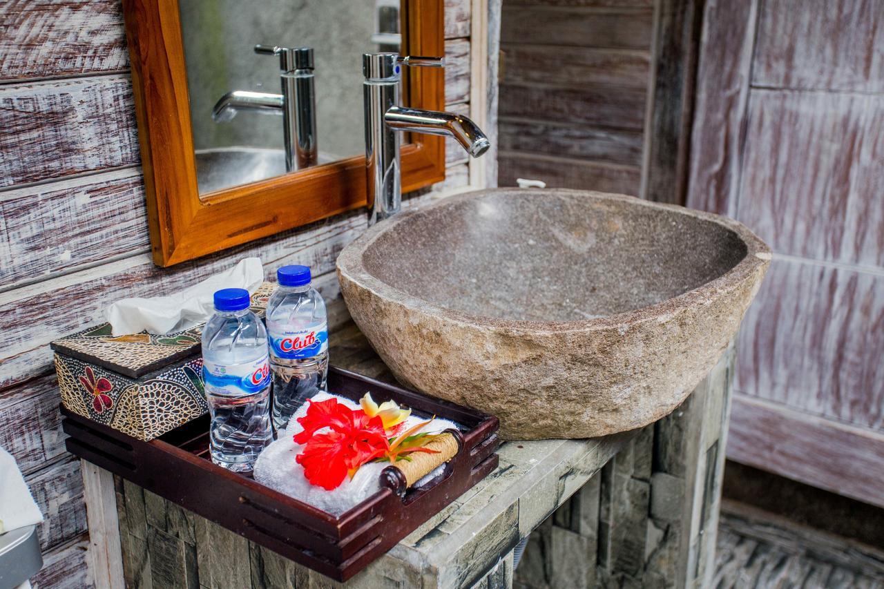 The Syron Huts Lembongan Hotell Exteriör bild
