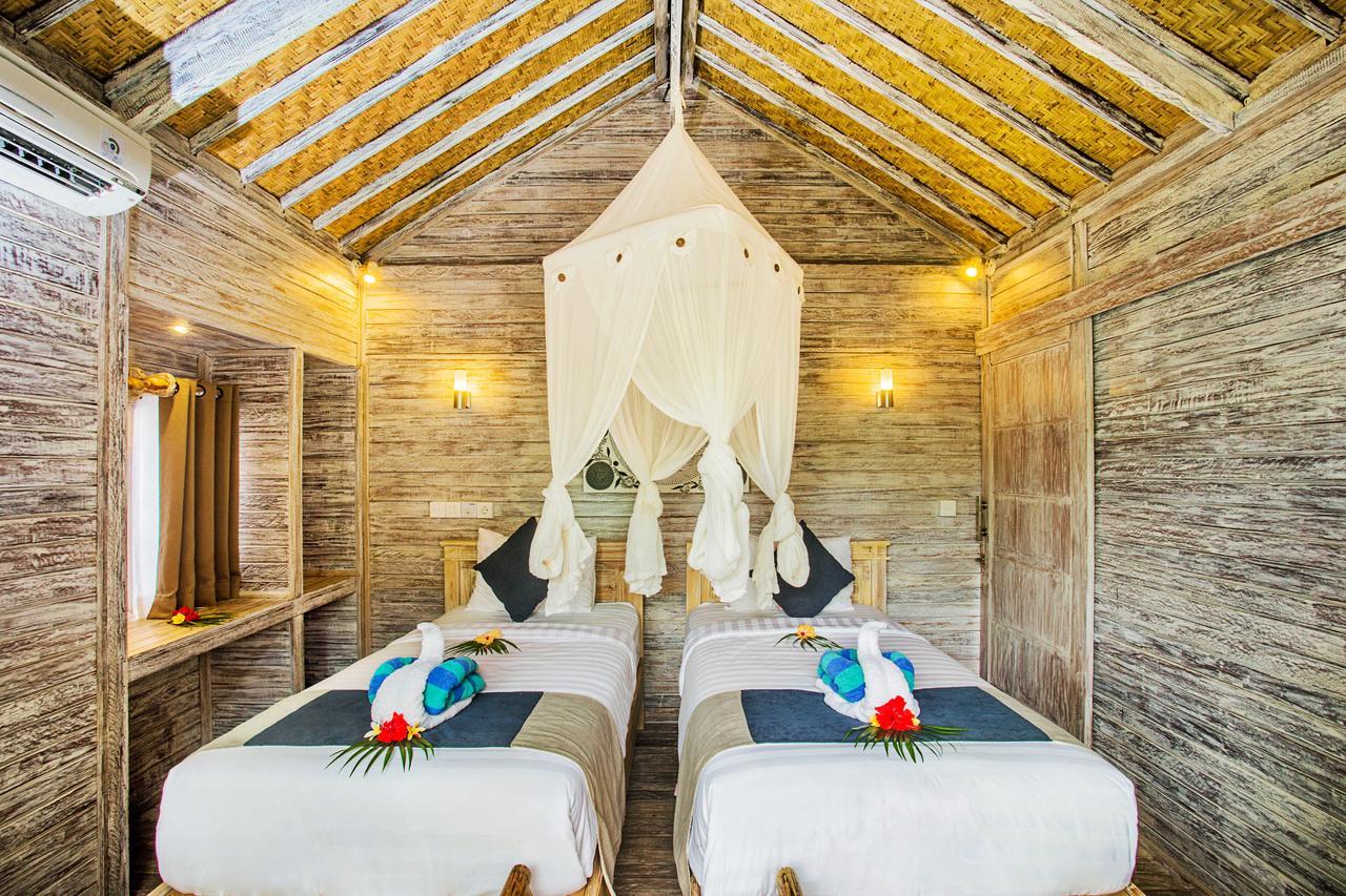 The Syron Huts Lembongan Hotell Exteriör bild