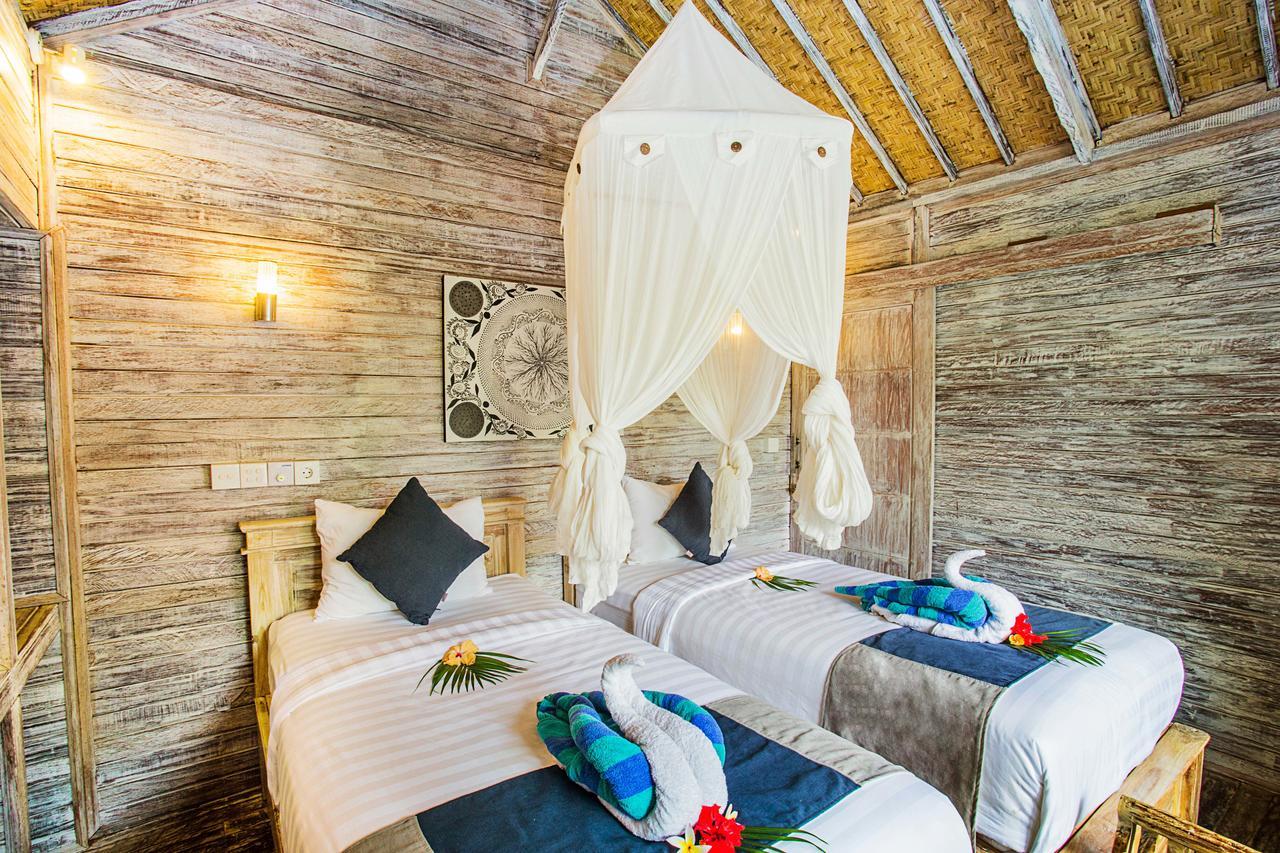 The Syron Huts Lembongan Hotell Exteriör bild