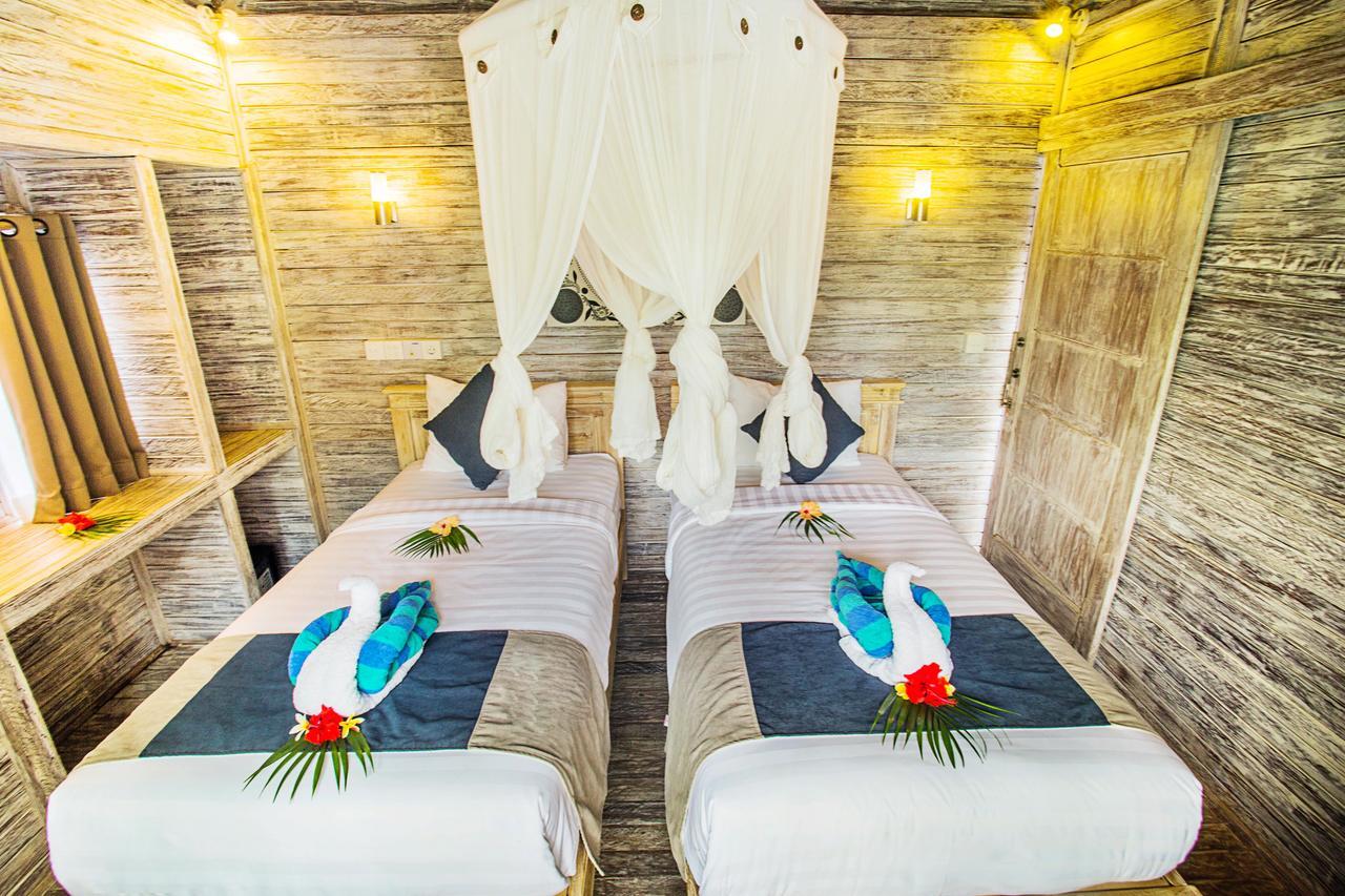The Syron Huts Lembongan Hotell Exteriör bild
