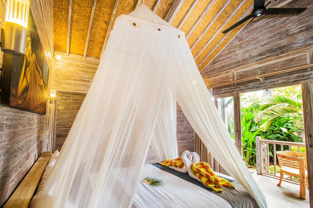 The Syron Huts Lembongan Hotell Exteriör bild