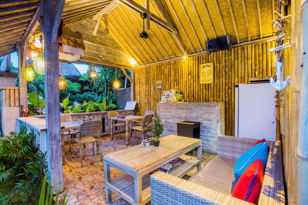 The Syron Huts Lembongan Hotell Exteriör bild