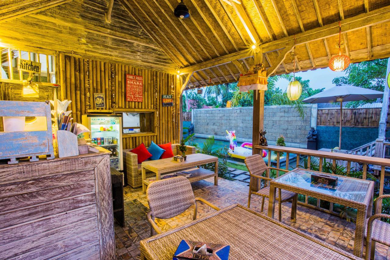 The Syron Huts Lembongan Hotell Exteriör bild