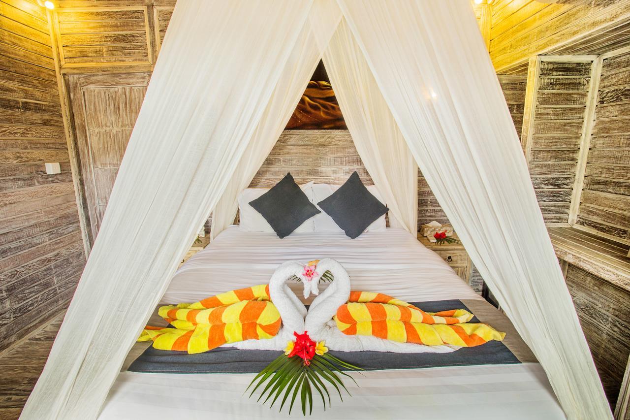 The Syron Huts Lembongan Hotell Exteriör bild