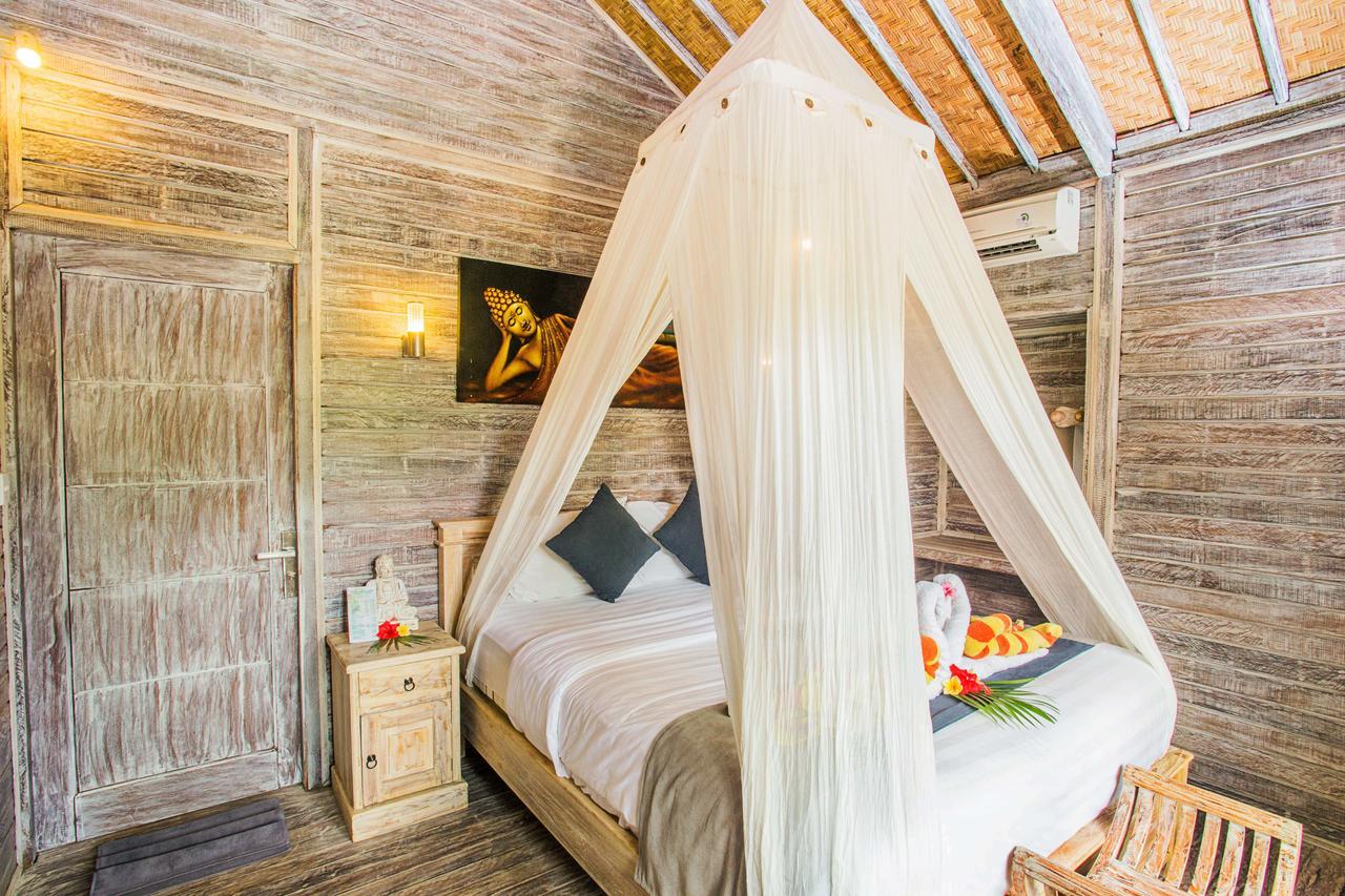 The Syron Huts Lembongan Hotell Exteriör bild