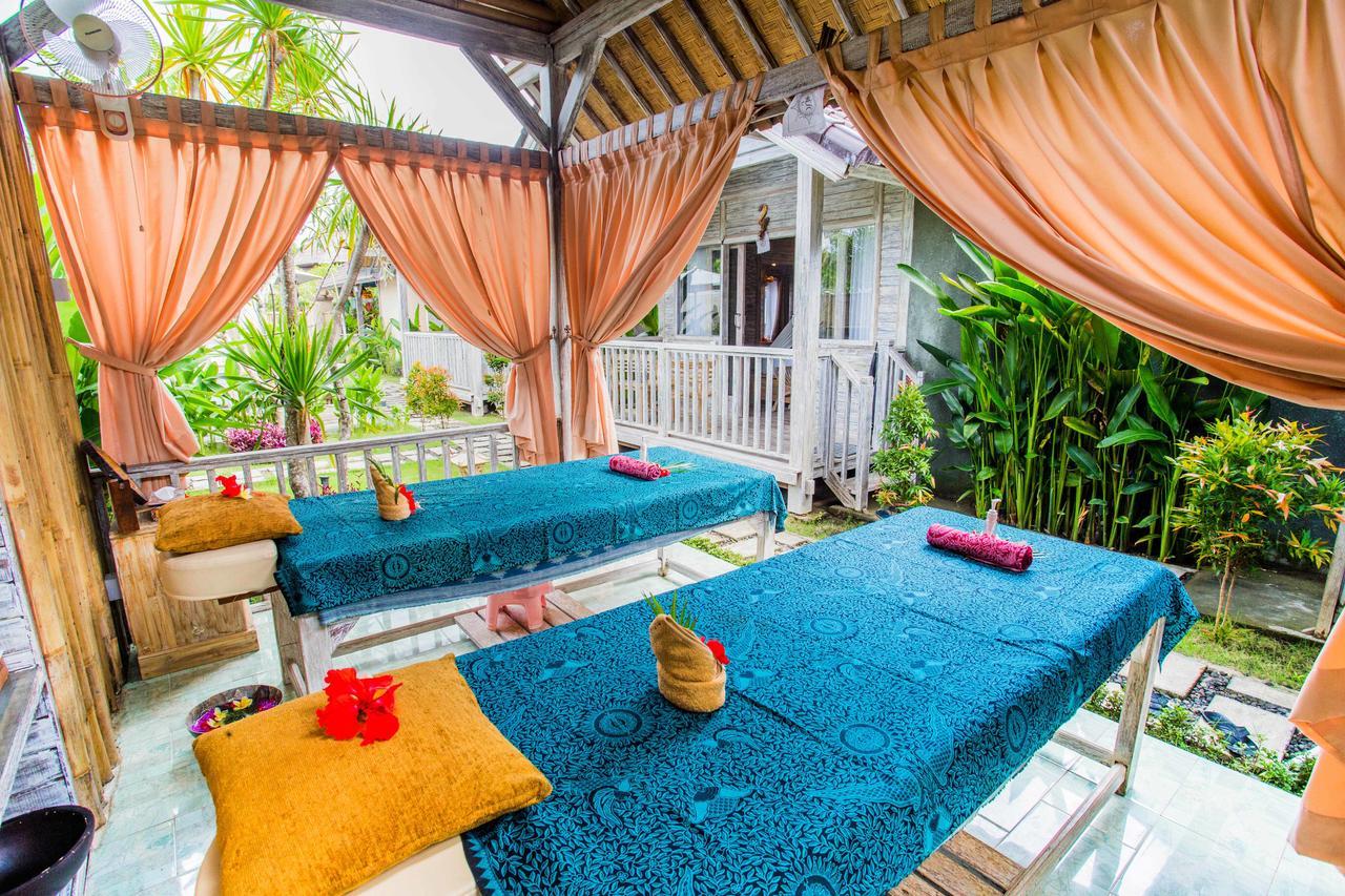 The Syron Huts Lembongan Hotell Exteriör bild